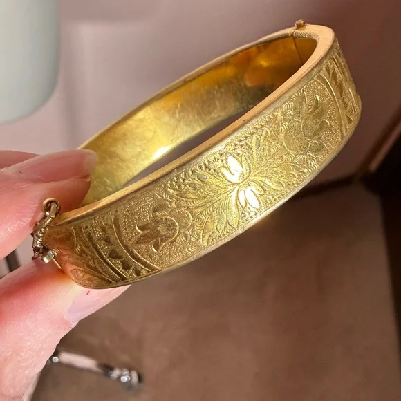 Antique Victorian 1880 stamped Gold plated Floral Etched Bangle Bracelet - Picture 10 of 16